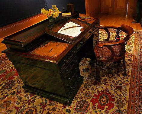 Charles Dickens own writing desk and chair