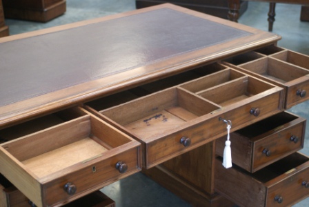 CLICK TO VIEW GALLERY - Antique Pedestal Desks - Antique Victorian Mahogany Pedestal Desk